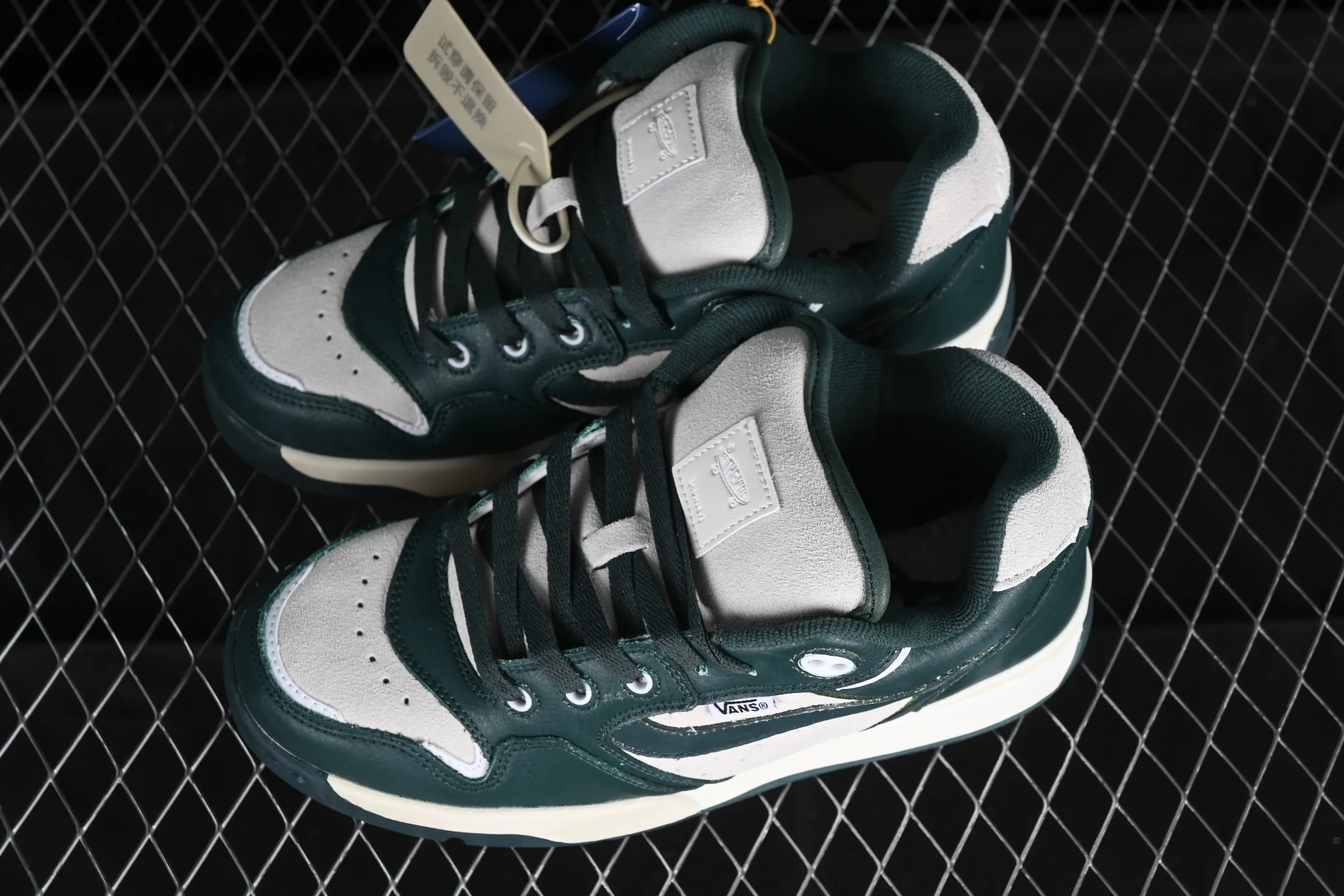 All categories Vans Vans series Vans Mid Vans China Vans Rowley XLT series Vans official shock-absorbing and wear-resistant retro skateboard shoes VN000CQFCPM